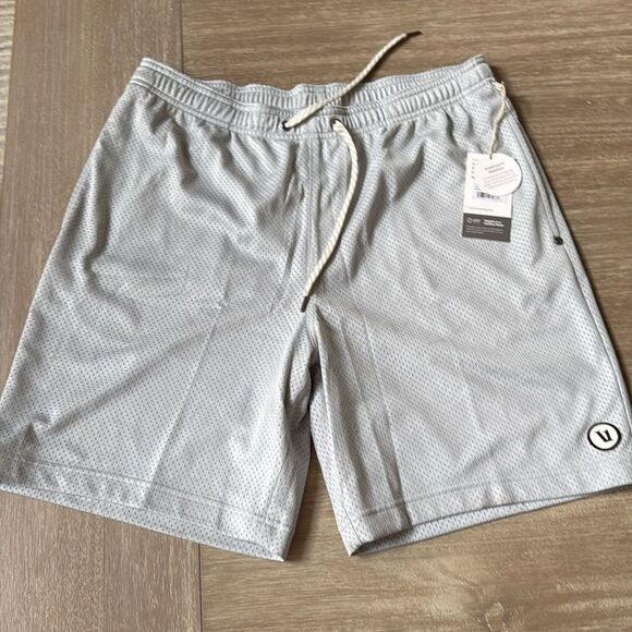 Vuori Endline‎ Mesh Short Sky gray large nwt - Picture 6 of 7
